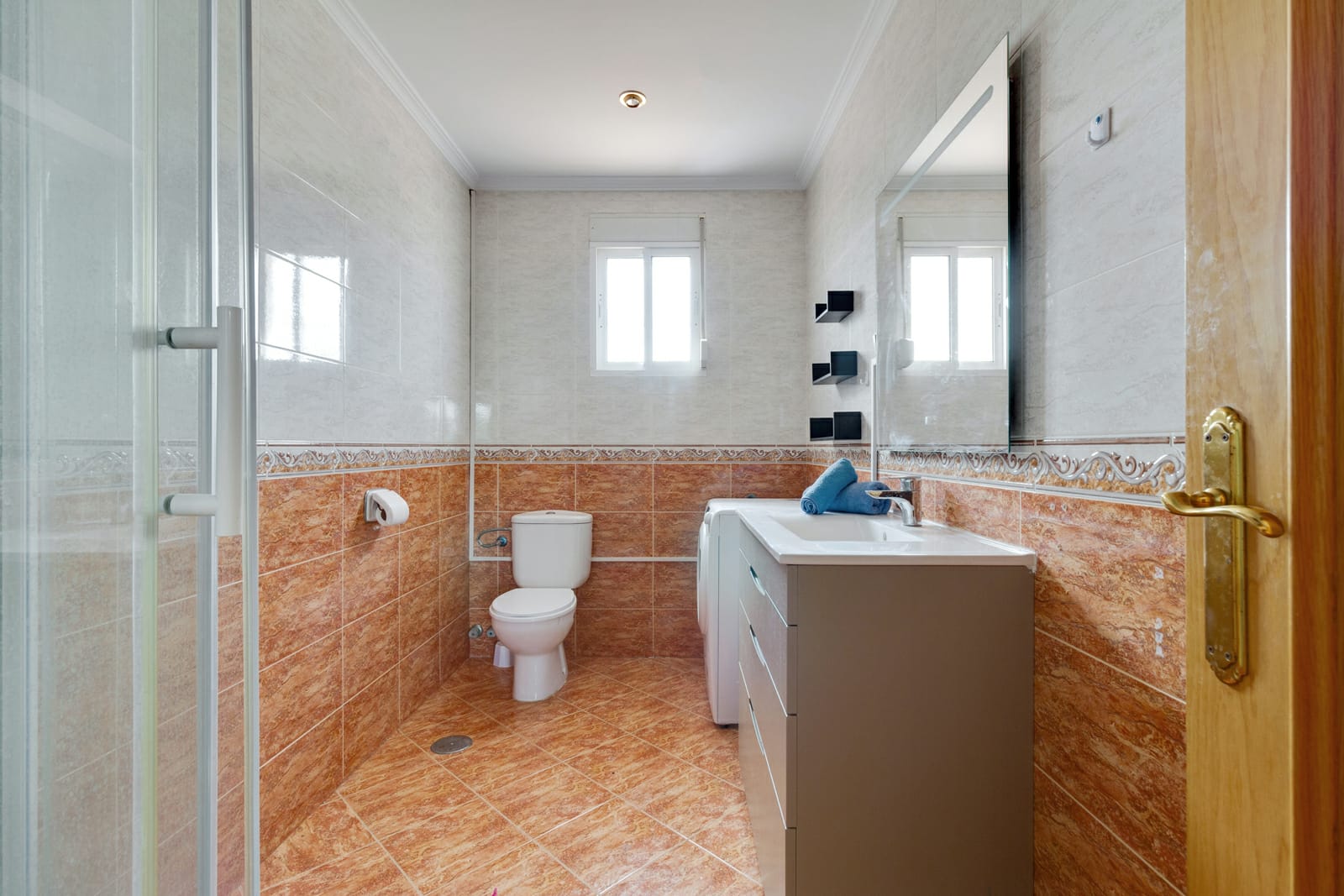 bathroom 2 villa paloma holiday rental villa alhaurin el grande